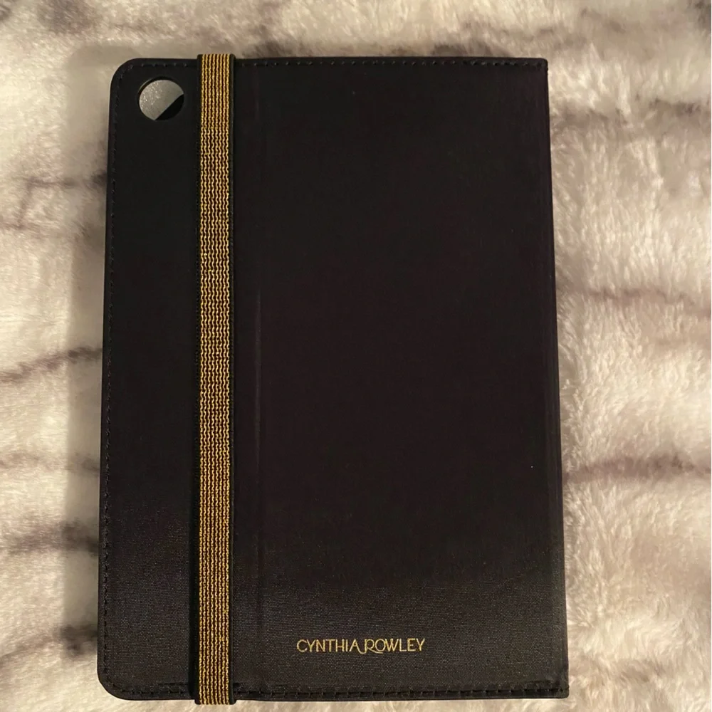 Cynthia Rowley Magnetic Folio for 7-8” Tablets